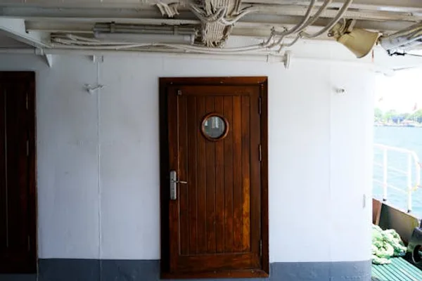 الزجاج والنوافذ