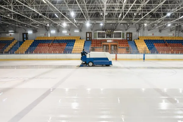 تنظيف ملاعب رياضية في الكويت