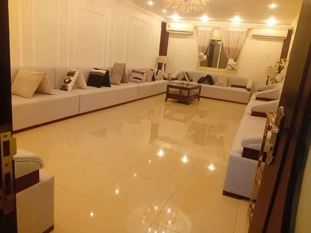 غرفة معيشة فاخرة